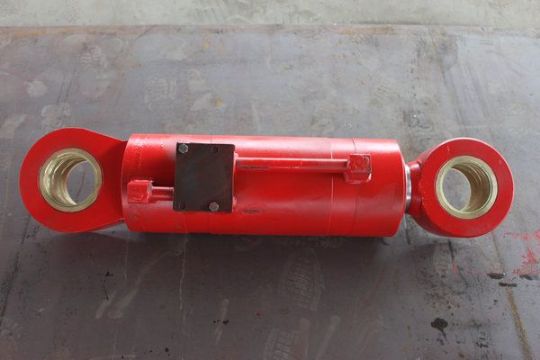 點擊查看詳細信息<br>標題：150鏟板升降油缸 閱讀次數：2720