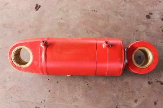 點擊查看詳細信息<br>標題：150JA后支撐油缸 閱讀次數：2783